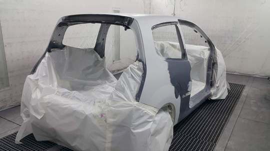 Renault Twingo με αστάρι στις κολόνες