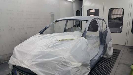 Renault Twingo με κάλυψη στον φούρνο